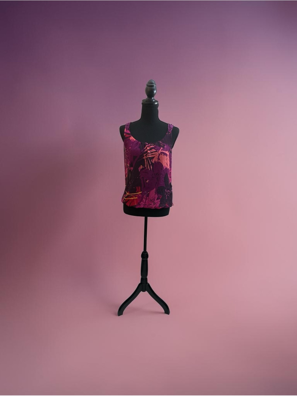 Sleeveless Floral Print Tank Top in Plum